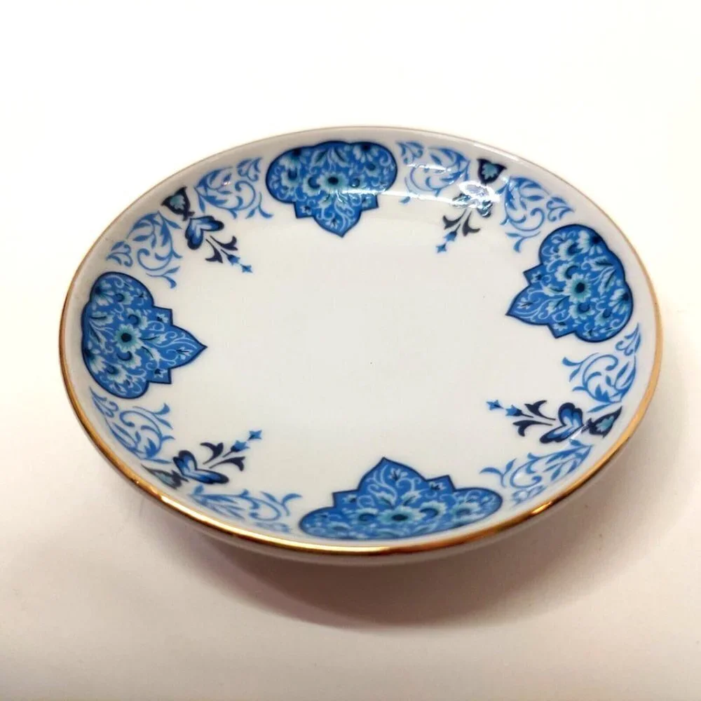 VTG 1984 Avon European Tradition Miniature Cup & Saucer Set Medici Porcelain - Picture 4 of 13